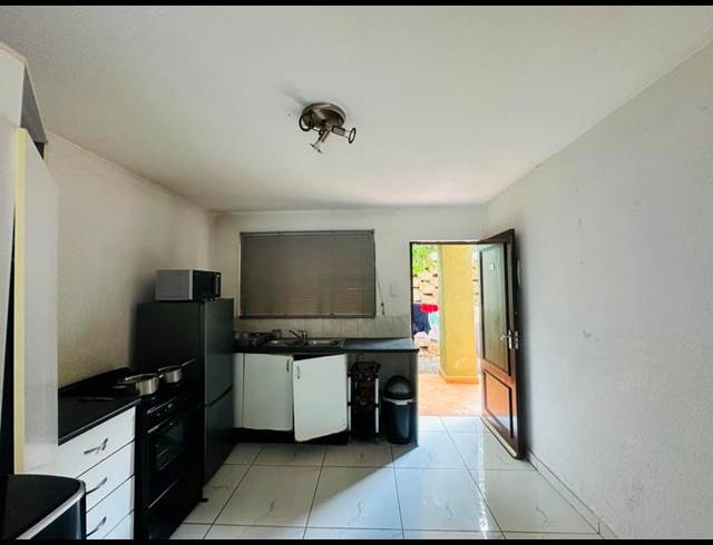 2 BEDROOM APARTMENT FOR SALE IN MONTCLAIR